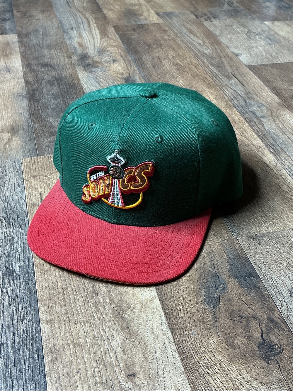 NWOT Seattle SuperSonics Flatbrim Snapback